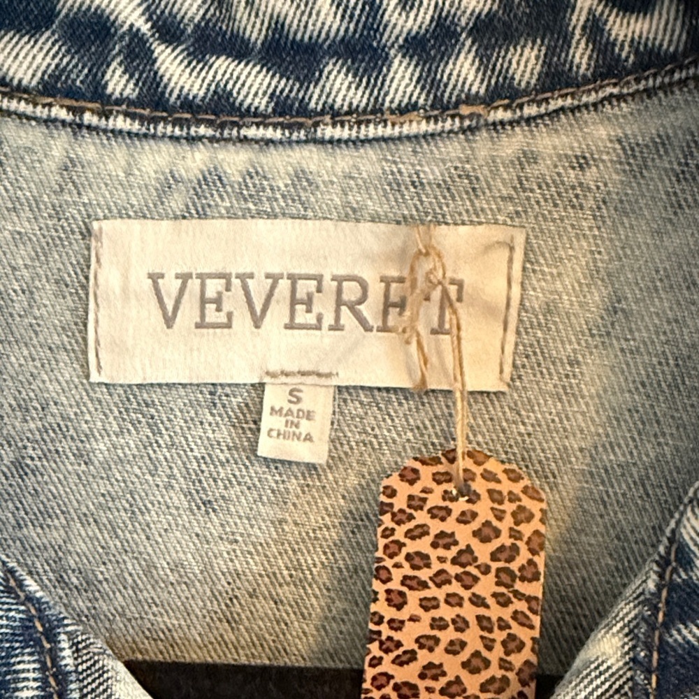 NWOT Vervet Striped Rhinestone Denim Jacket/Shacket Size Small - Picture 3 of 9
